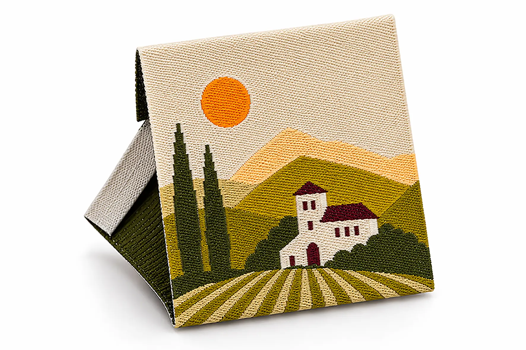 Detailed winery centerfold woven label